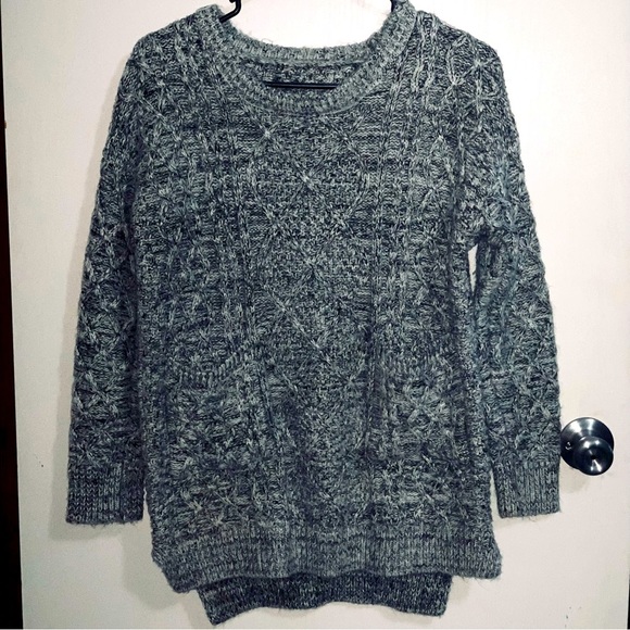 Gray sweater - Picture 4 of 4